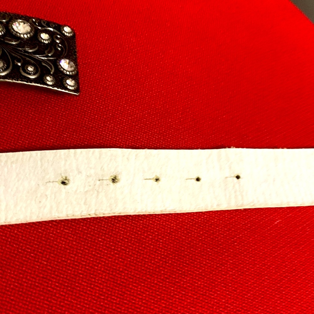 Like New🇨🇦Genuine Italian Leather Belt with Jewelled Buckle - Picture 11 of 12